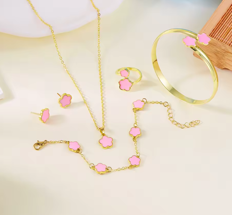 Bracelet en émail rose